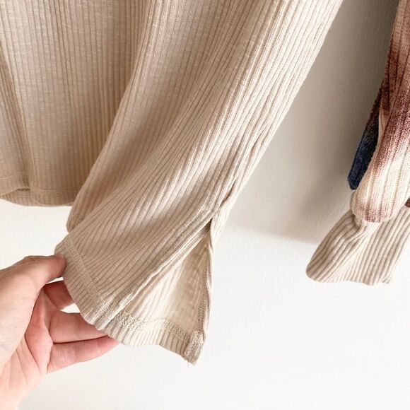 weekend Suzanne Betro Ribbed Tie Dye Sleeved Top - Picture 6 of 8